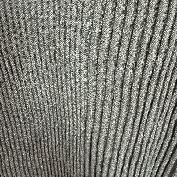 NWOT Alfani Silver Sparkle Ribbed V-Neck Sweater XLarge Get your “Shimmer On” - Picture 3 of 7